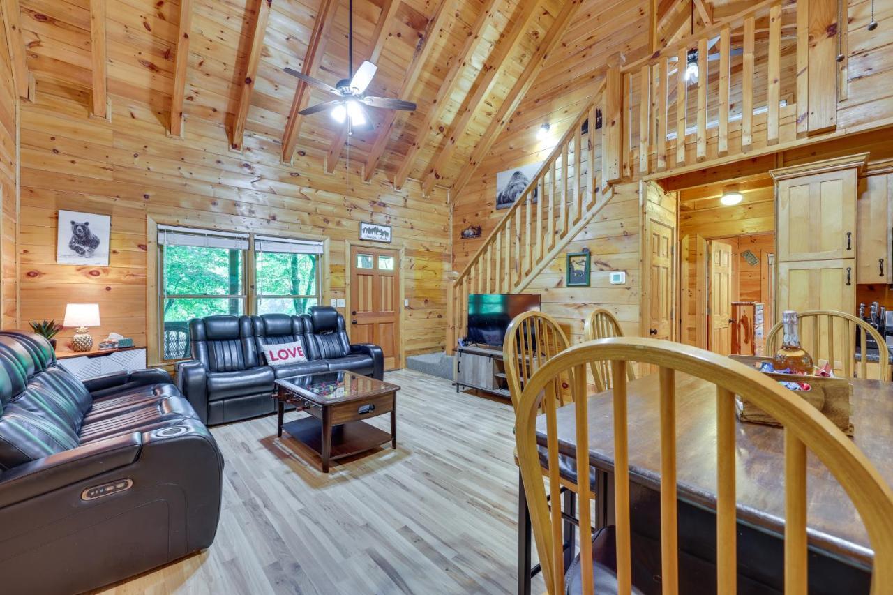 Riverfront Ellijay Cabin With Deck And Pool Access! Екстериор снимка