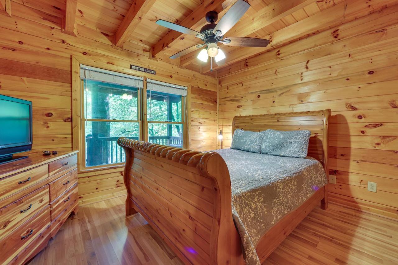Riverfront Ellijay Cabin With Deck And Pool Access! Екстериор снимка