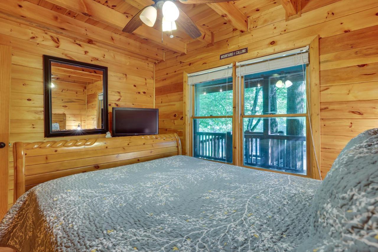 Riverfront Ellijay Cabin With Deck And Pool Access! Екстериор снимка