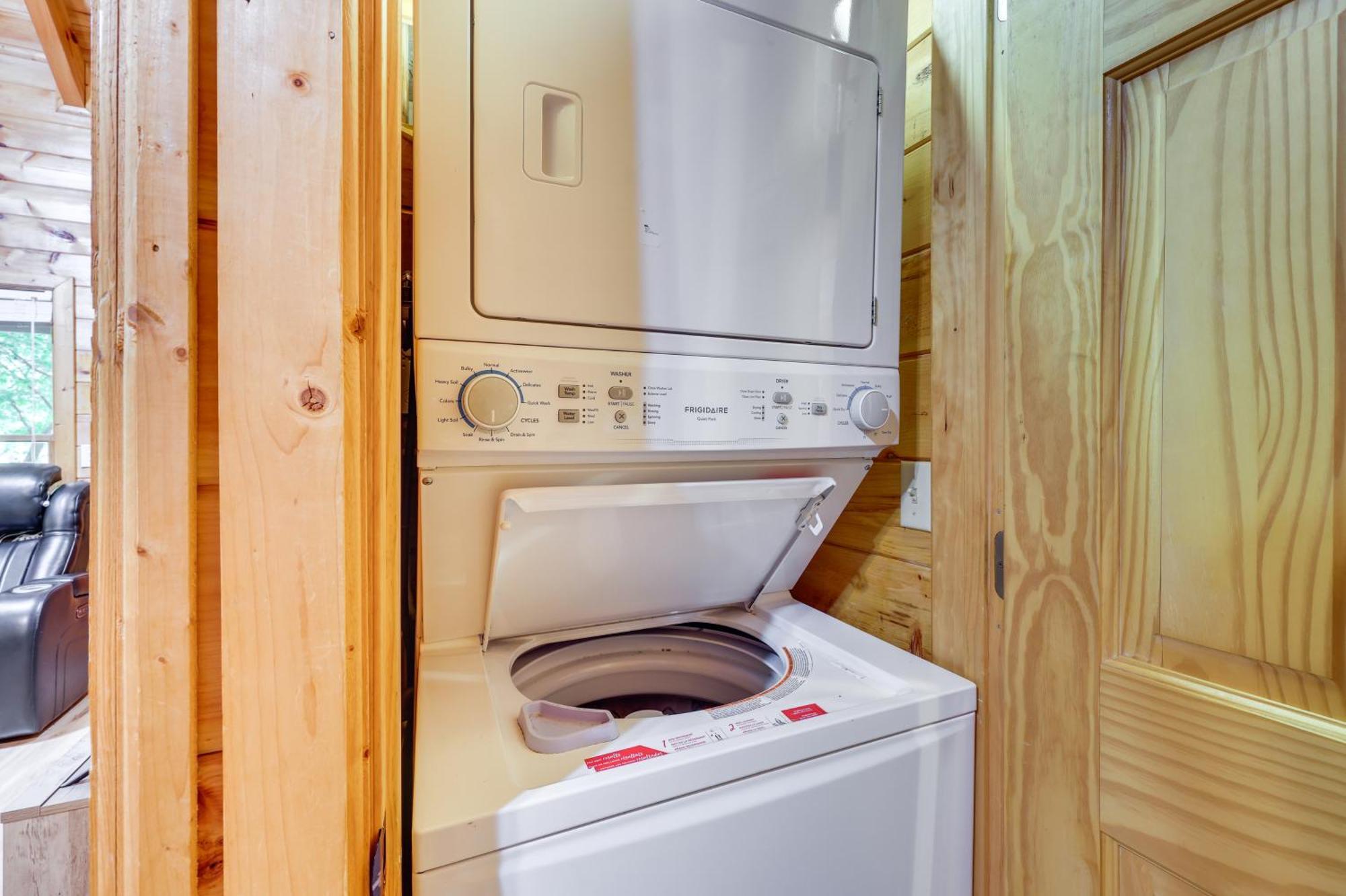 Riverfront Ellijay Cabin With Deck And Pool Access! Екстериор снимка