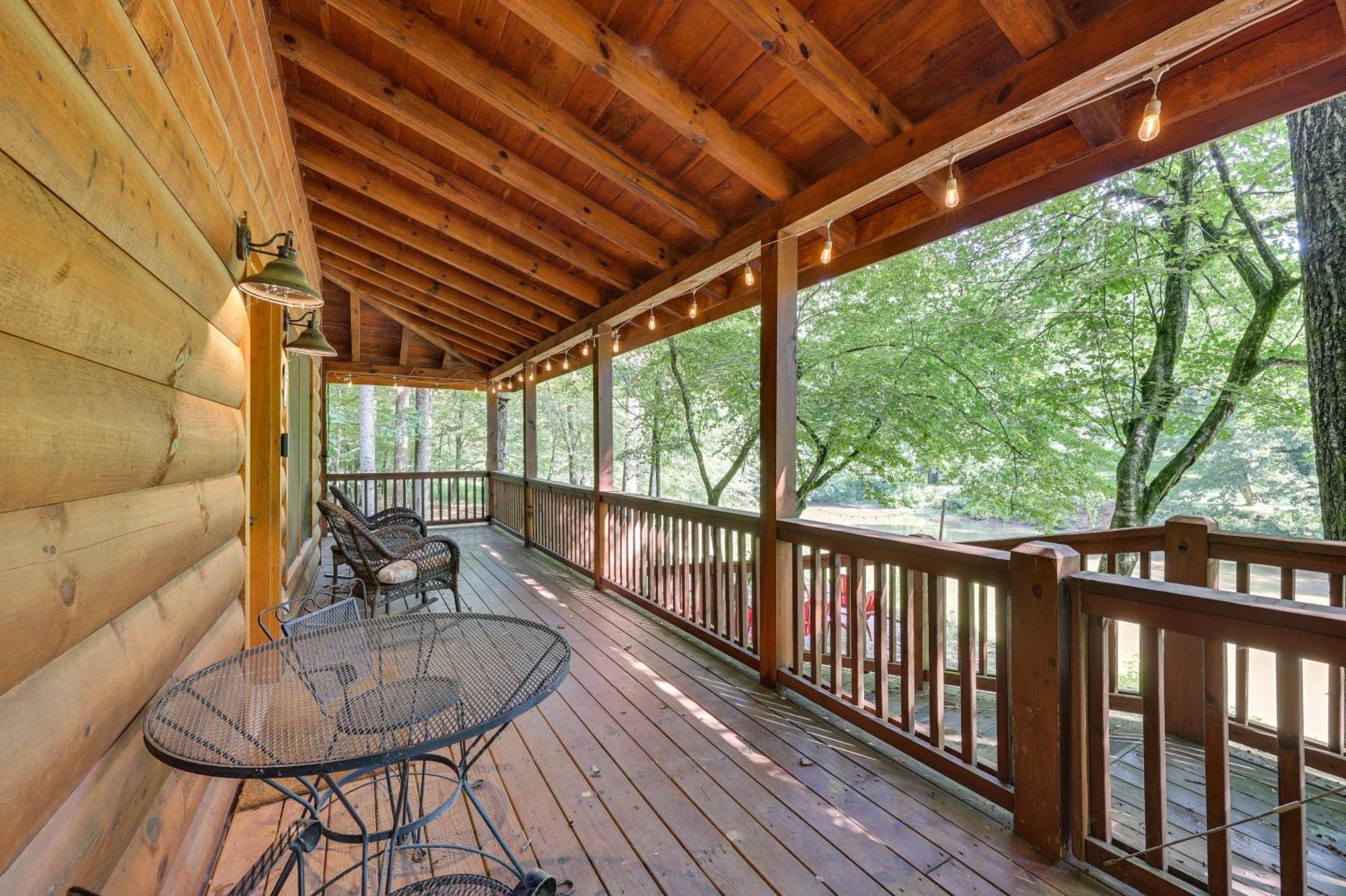 Riverfront Ellijay Cabin With Deck And Pool Access! Екстериор снимка