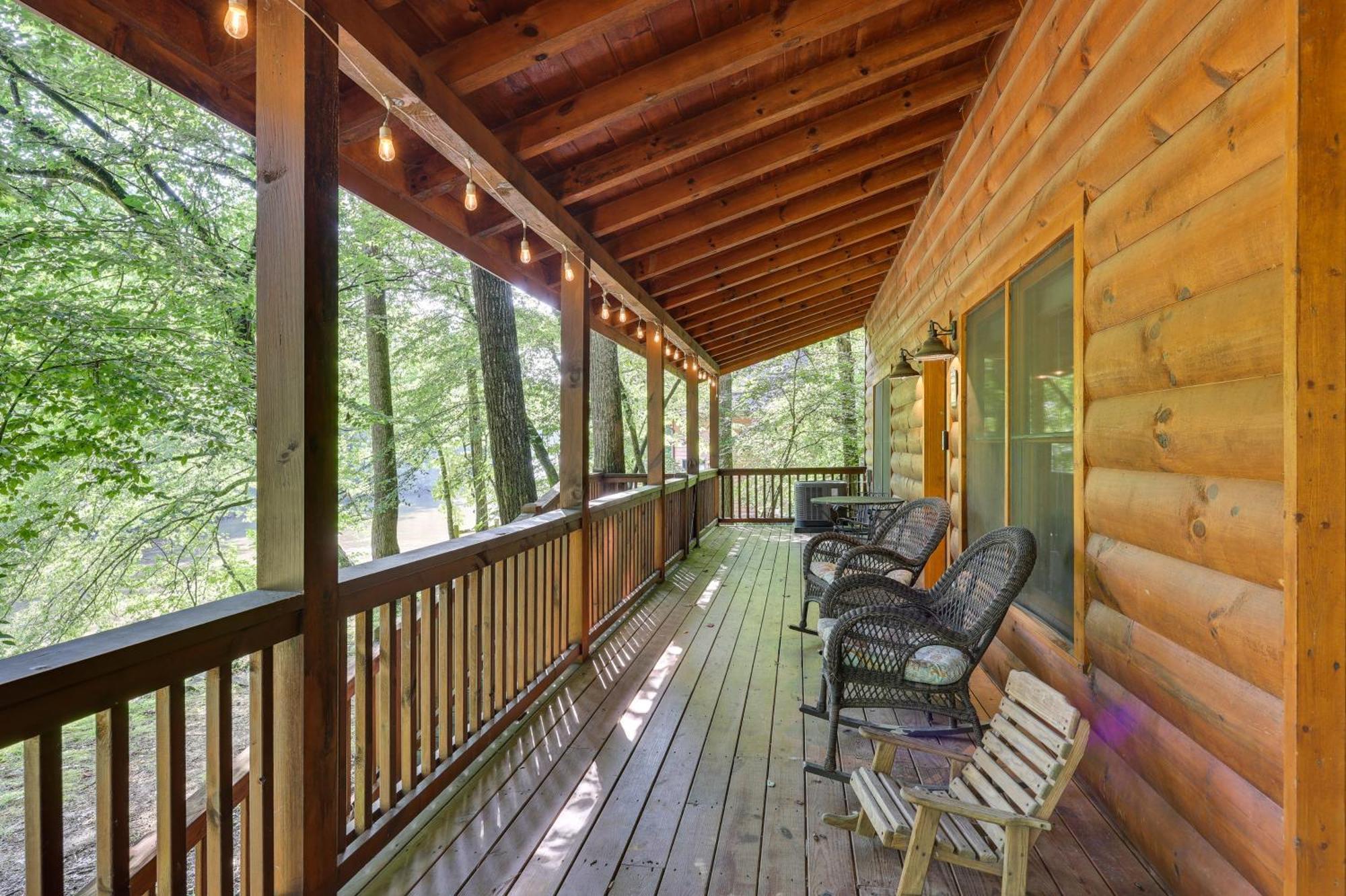 Riverfront Ellijay Cabin With Deck And Pool Access! Екстериор снимка