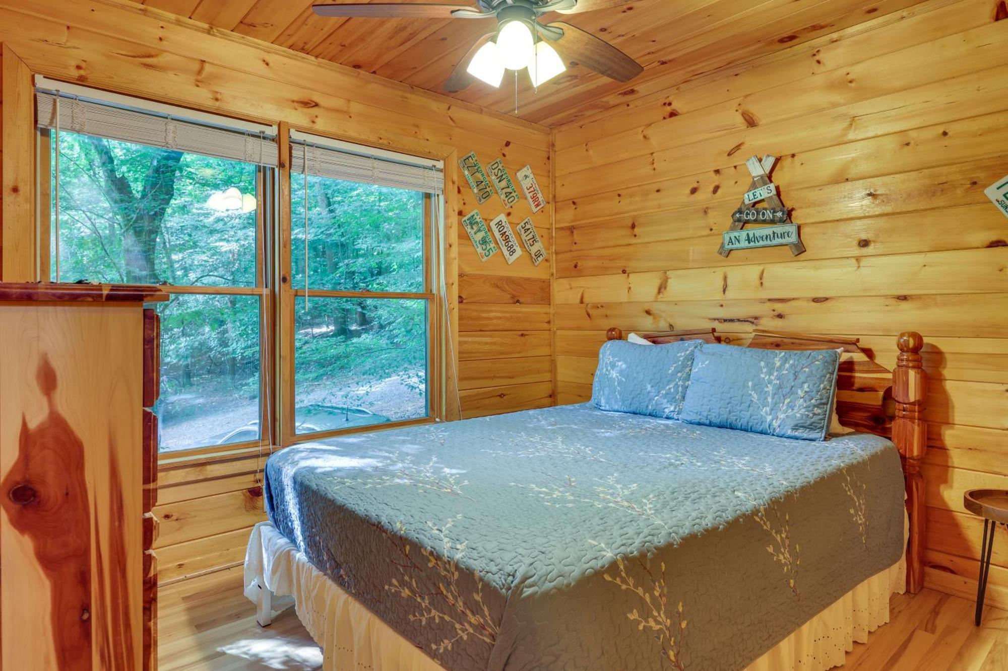 Riverfront Ellijay Cabin With Deck And Pool Access! Екстериор снимка