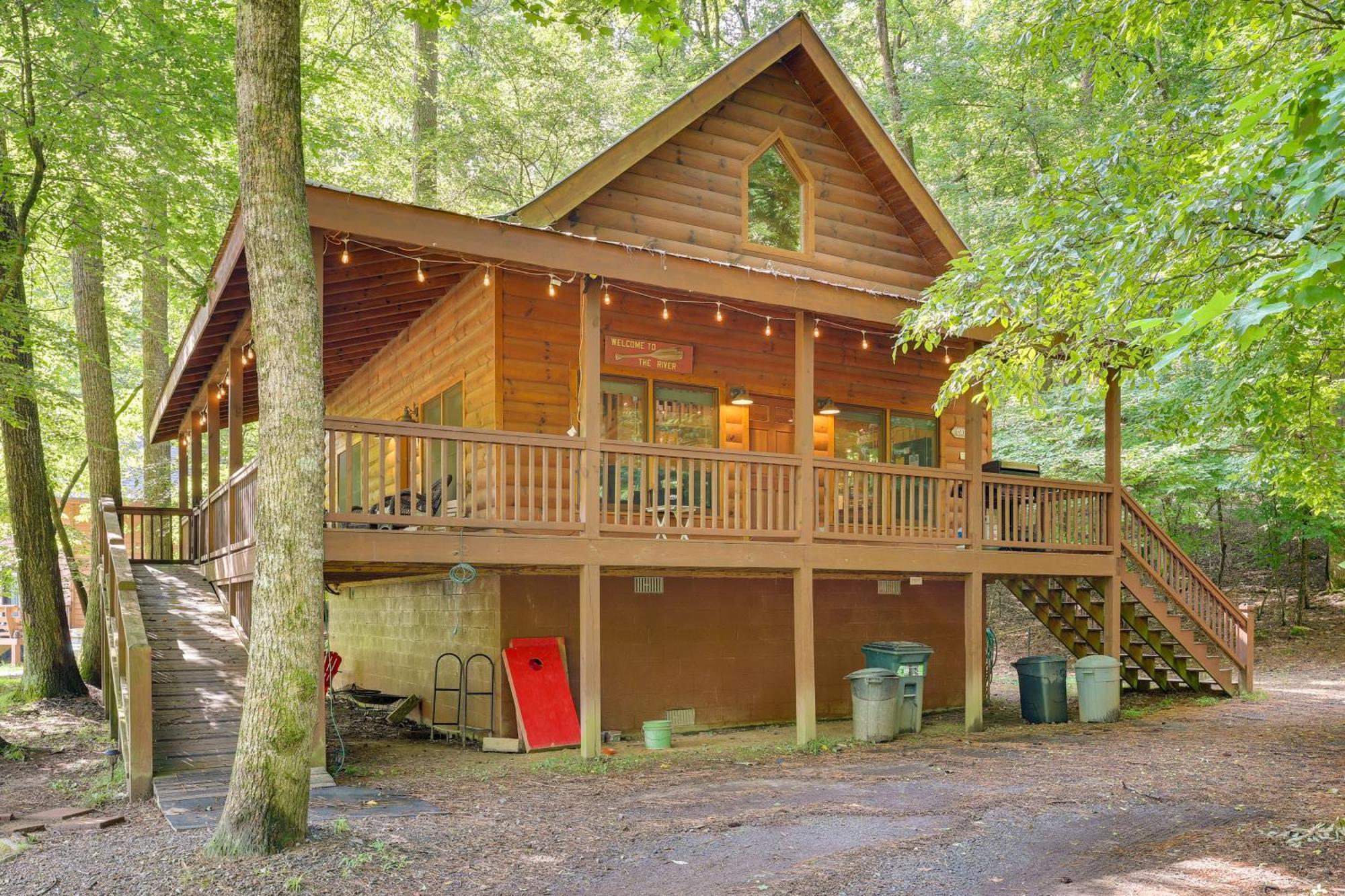 Riverfront Ellijay Cabin With Deck And Pool Access! Екстериор снимка