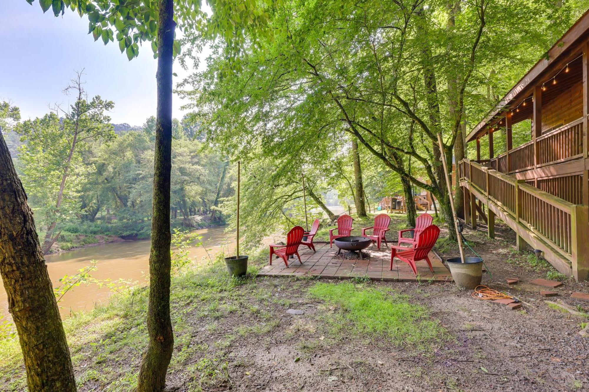 Riverfront Ellijay Cabin With Deck And Pool Access! Екстериор снимка